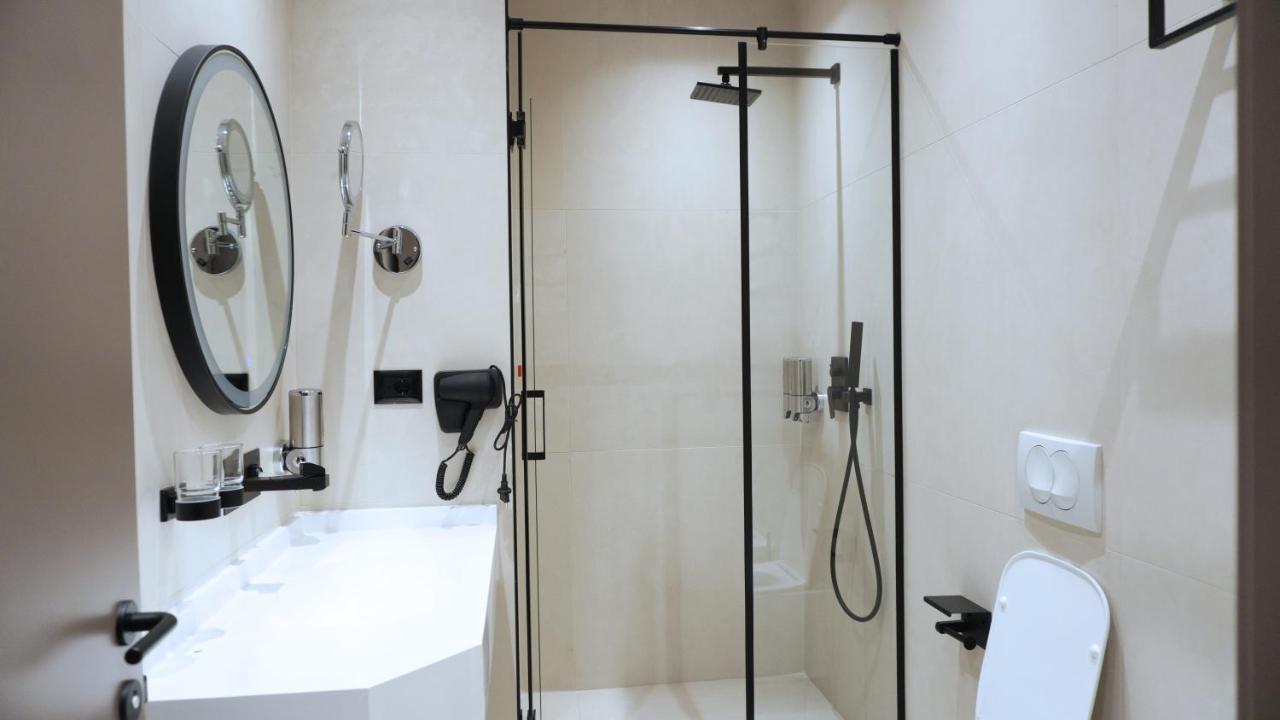 Starlight Hotel Tiranë Ngoại thất bức ảnh