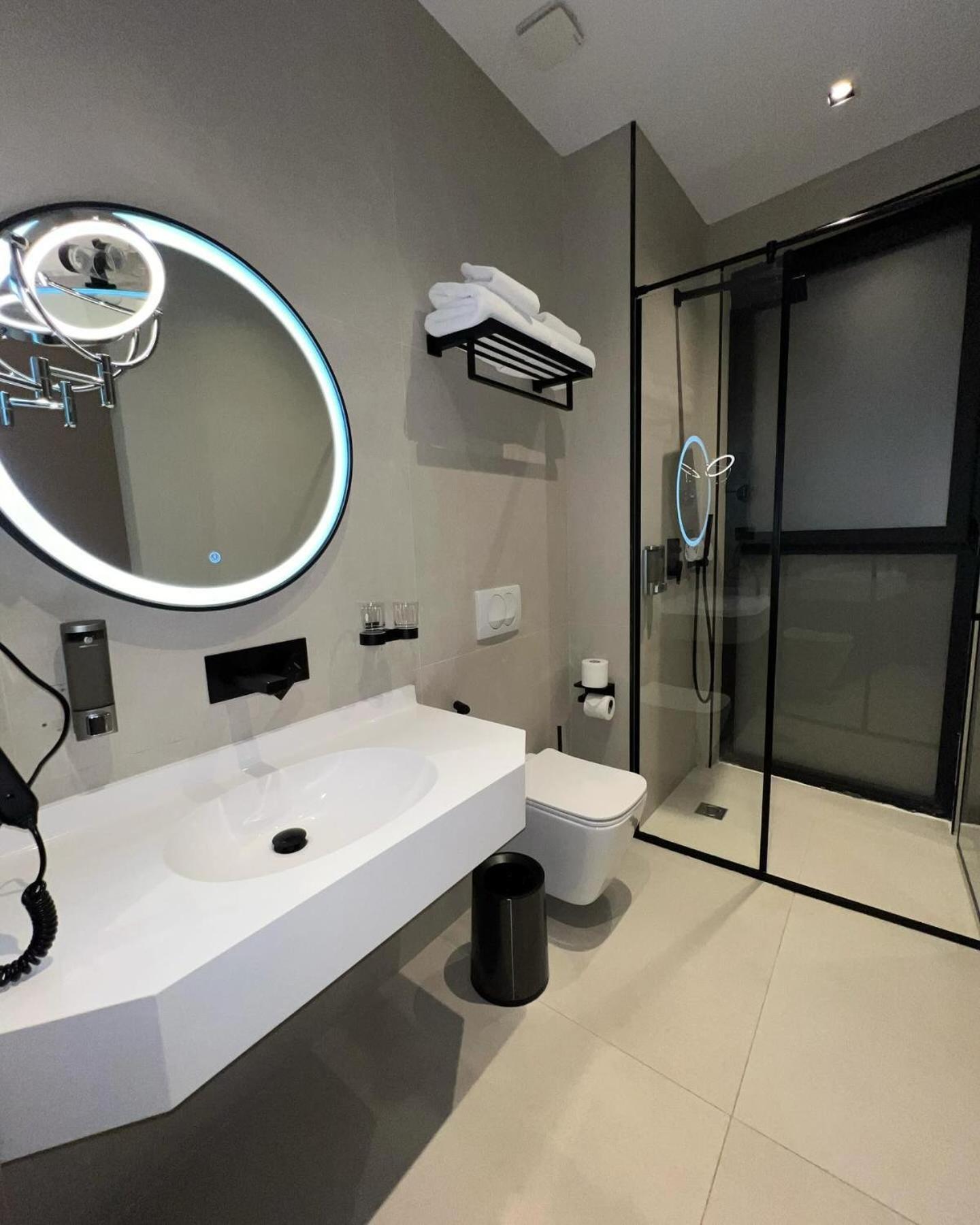 Starlight Hotel Tiranë Ngoại thất bức ảnh